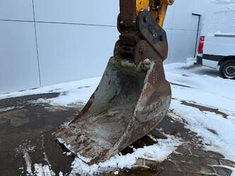 2017-jcb-js220lc-1400429-44686101