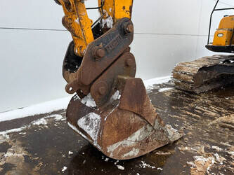 2017-jcb-js220lc-1400429-44686103