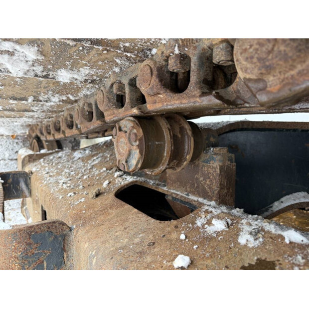 2017 JCB JS220LC-44686109