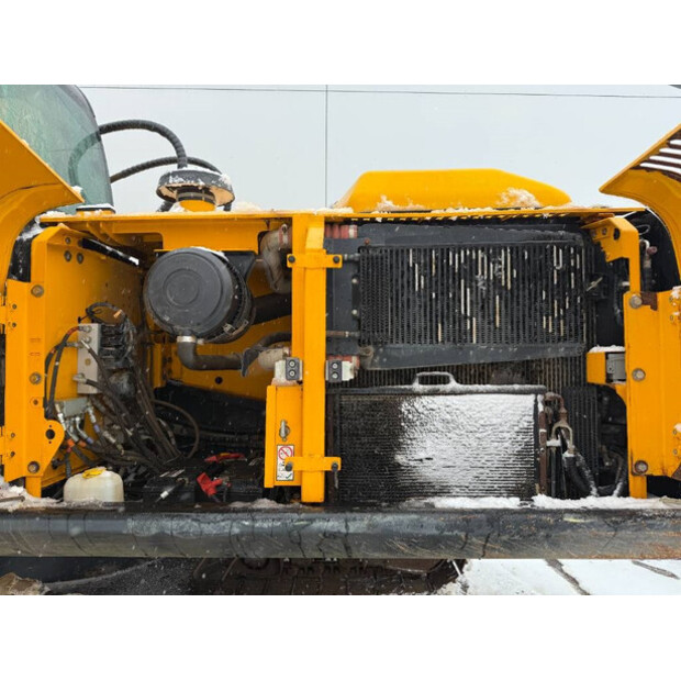 2017 JCB JS220LC-44686111