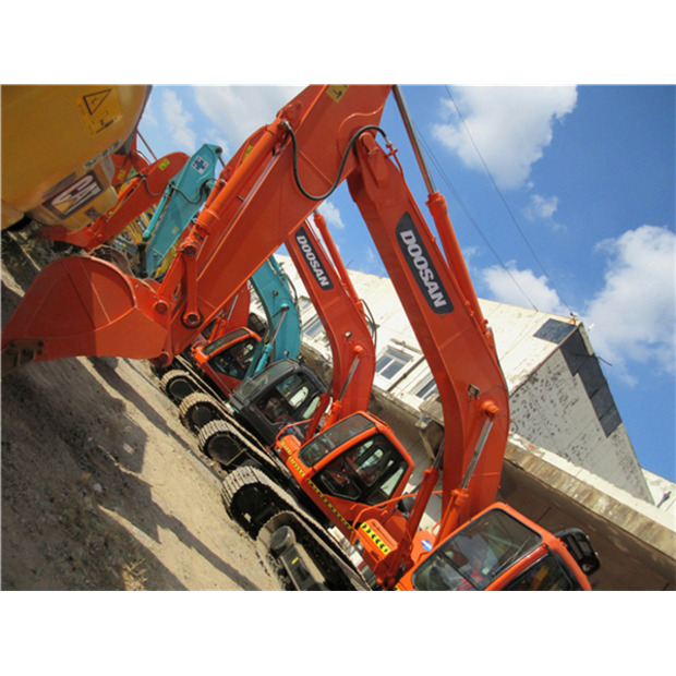 2024 Doosan DH225LC-9-44700870