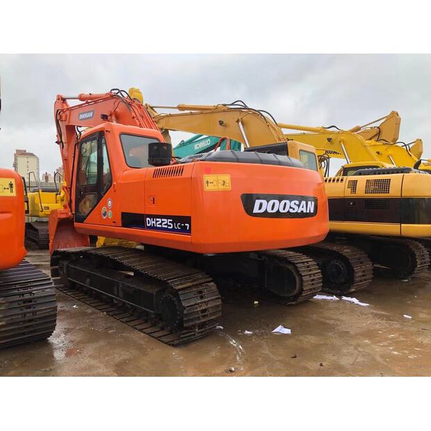 2023 Doosan DH225LC-44700909