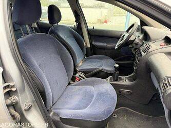 2001-peugeot-206-1400527-44701397