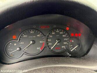 2001-peugeot-206-1400527-44701400