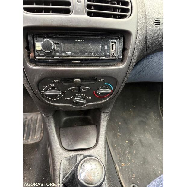 2001 بيجو 206-44701401