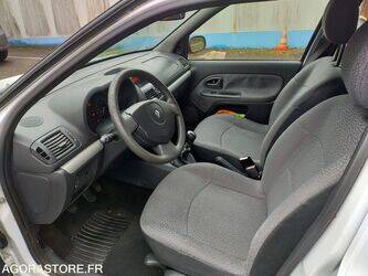 2007-renault-clio-1400535-44701566