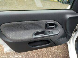 2007-renault-clio-1400535-44701568