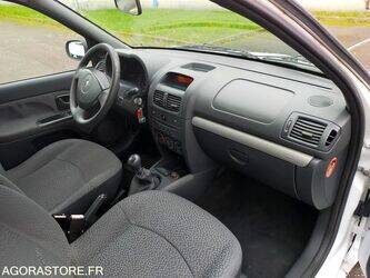 2007-renault-clio-1400535-44701577