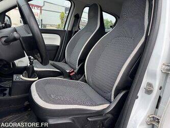 2016-renault-twingo-44701618