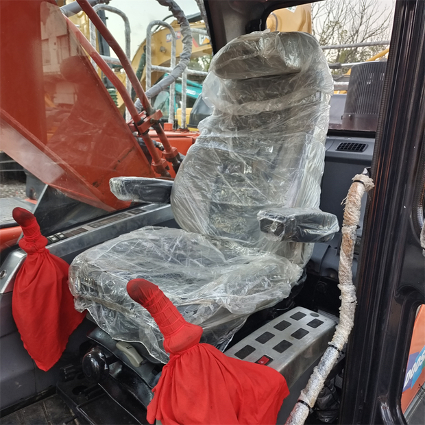 2023 Doosan DX300-44701898