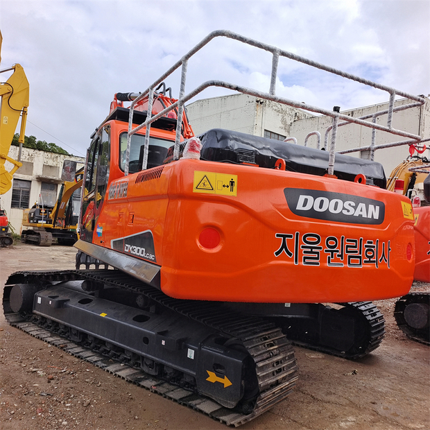 2024 Doosan DX340-44702006
