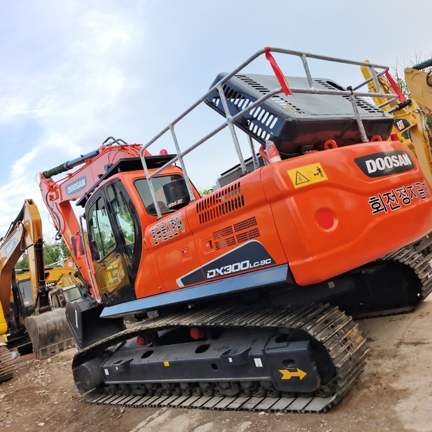 2024 دووسان DX300-44702037