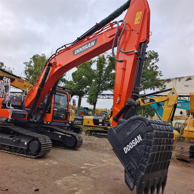 2024 Doosan DX225-44702045