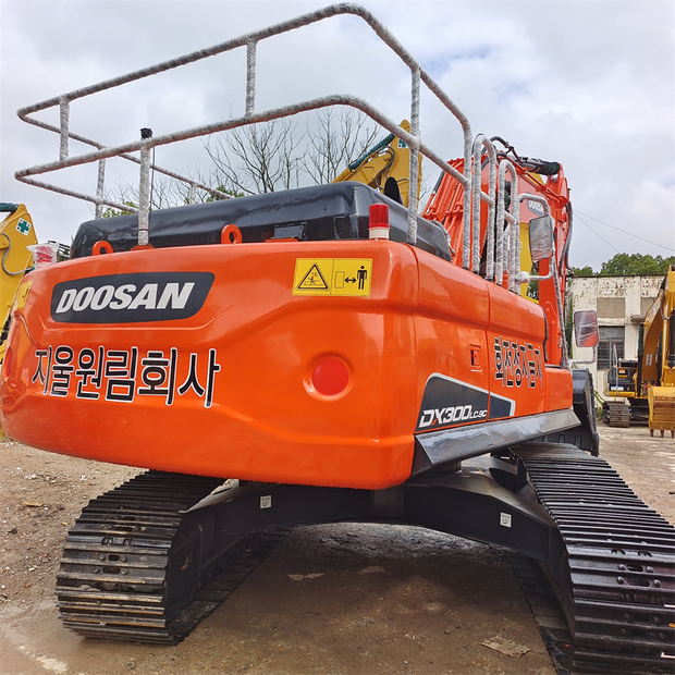 2024 Doosan DX225-44702049