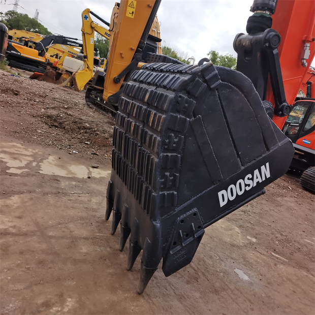 2024 Doosan DX225-44702057