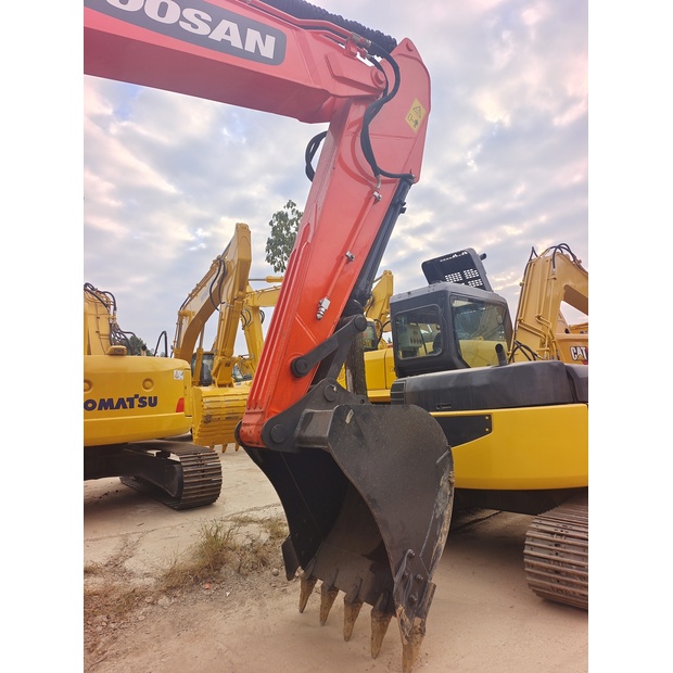 2023 Doosan DX225-44702074