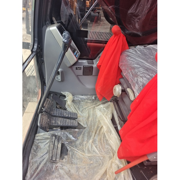 2023 Doosan DX225-44702084