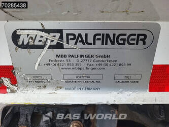 2015-mercedes-benz-axor-1833-44702623