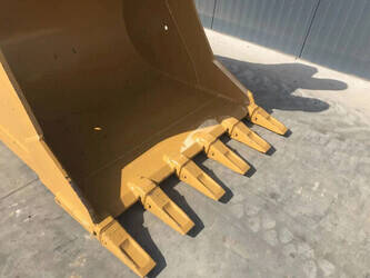 2025-caterpillar-330c-1400566-44702765