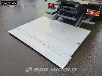 2018-mercedes-benz-atego-1524-1381726-44704012