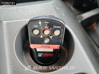 2016-mercedes-benz-atego-1524-1382317-44704395