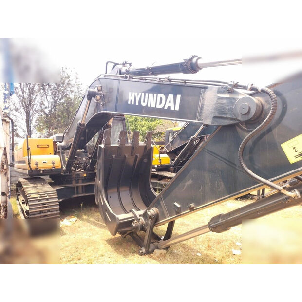 2025 Hyundai HX380L-44706642