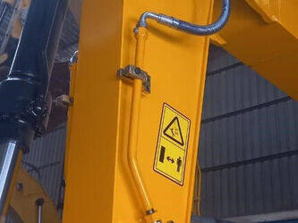 2025-jcb-js210-lc-44706946