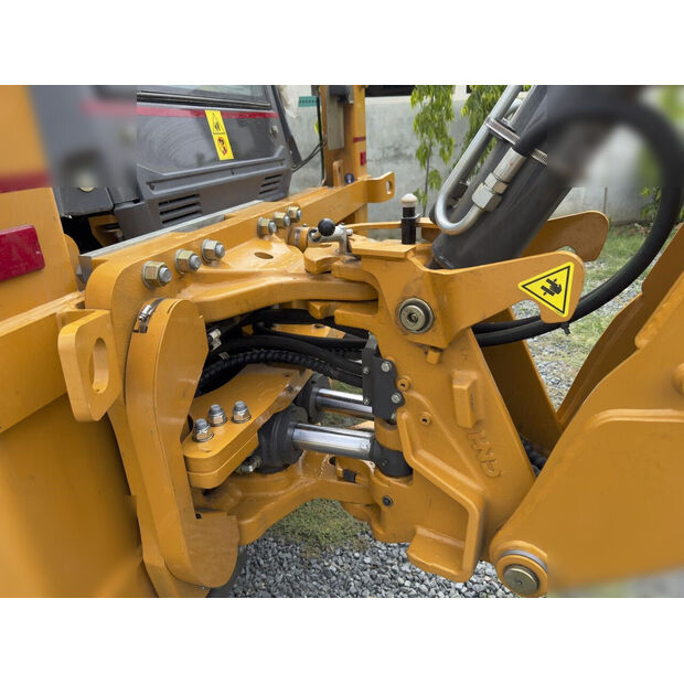 2025 CASE 770NX MAGNUM-44707208