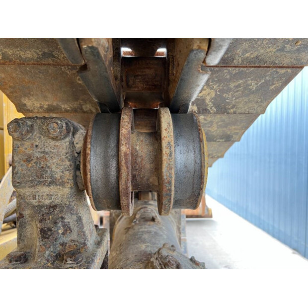 2011 Caterpillar D6N LGP-44708846