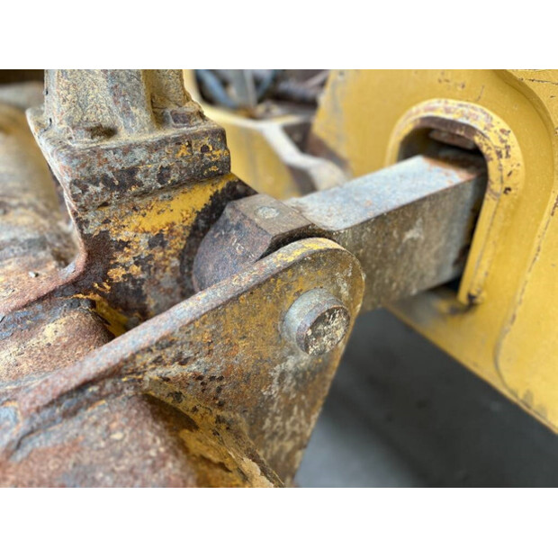 2011 Caterpillar D6N LGP-44708851