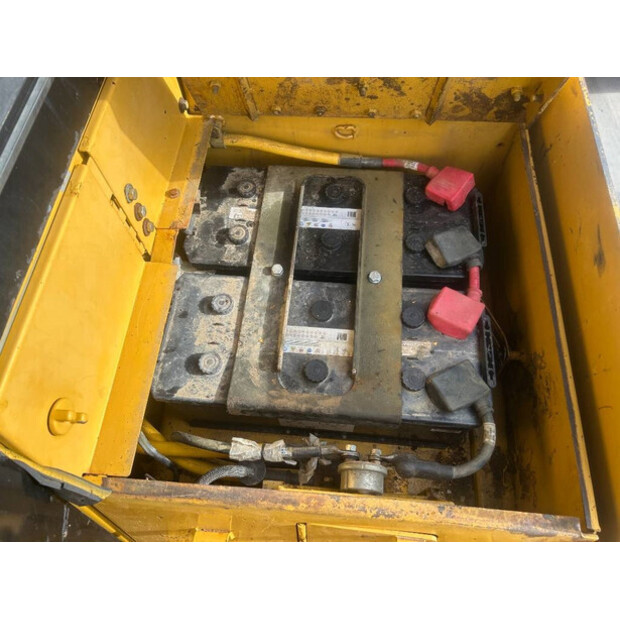 2005 Caterpillar D7RII-44709088