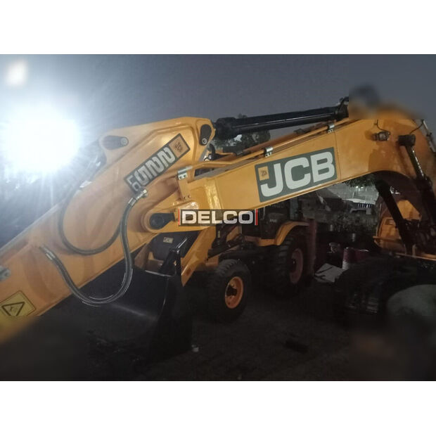 2025 JCB 225LC-44709110