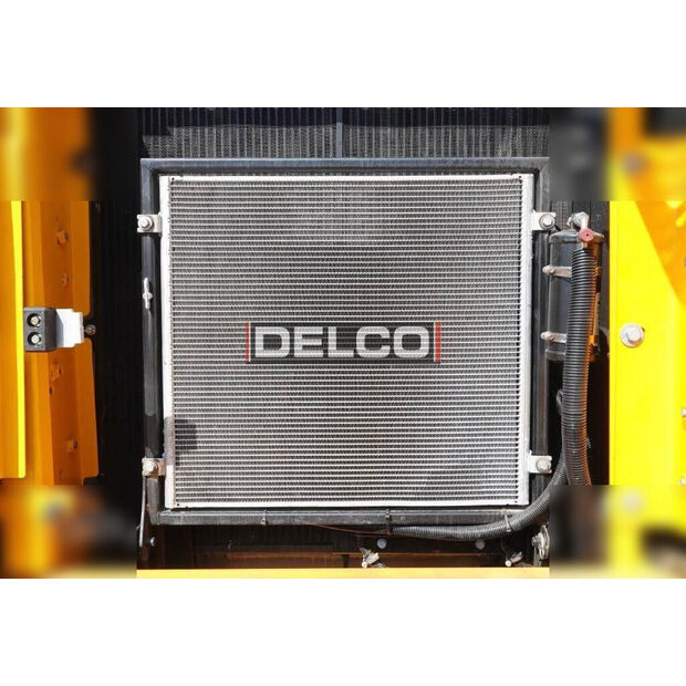 2025 JCB 225LC-44709117