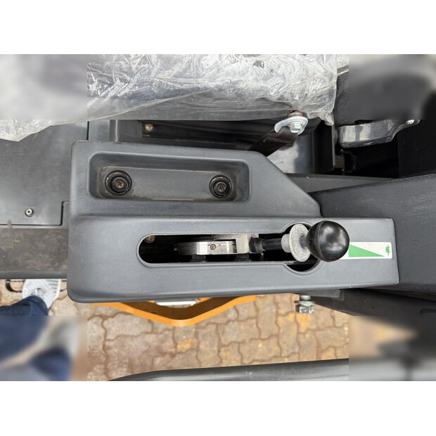 2025 CASE 450NX-44710136