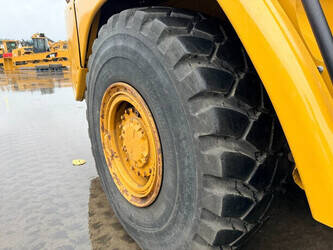 2007-caterpillar-730-1400931-44710739