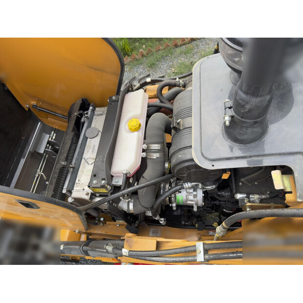 2025 CASE 770NX MAGNUM-44710810