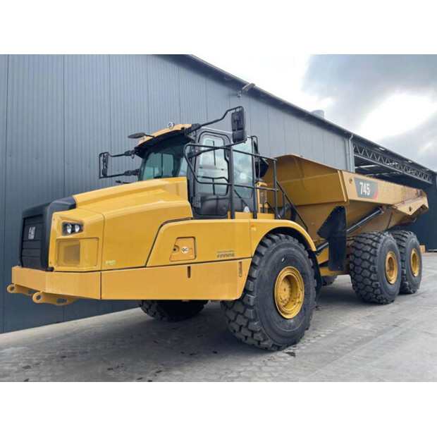 2018 Caterpillar 745-44711120