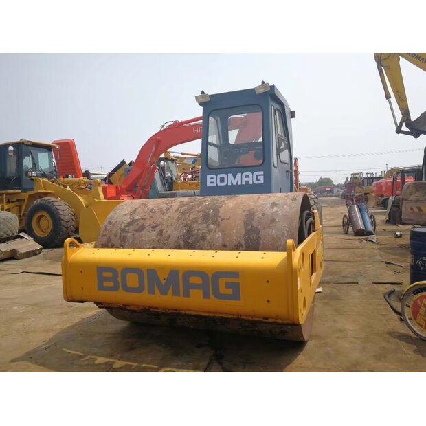 2021 BOMAG 211D-44711483