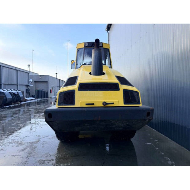 2007 بوماج BW216D-4-44711839