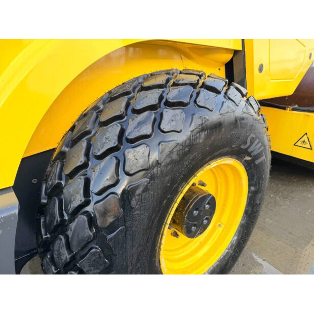 2007 بوماج BW216D-4-44711854