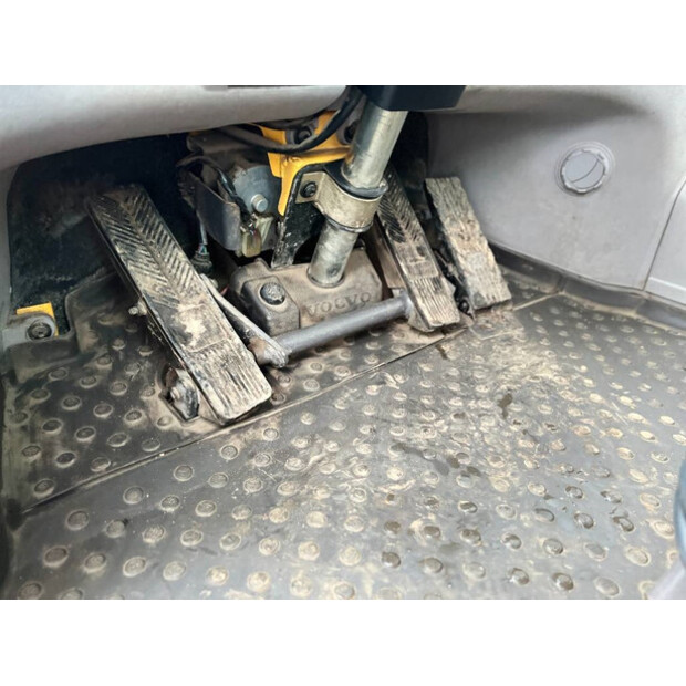 2017 Volvo L120H-44713027