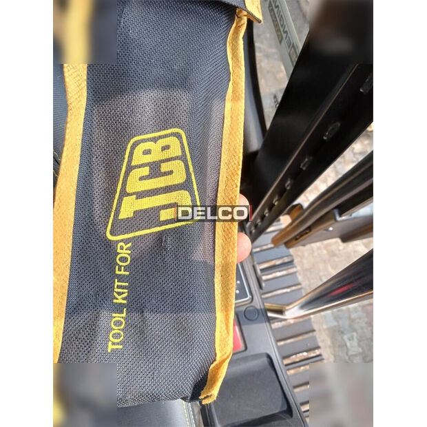 2025 JCB 225LC-44713908