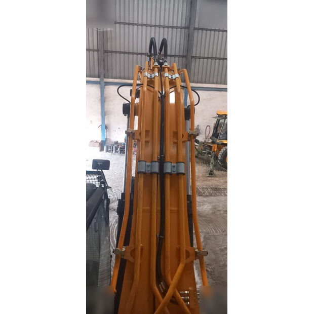 2025 JCB JS210 LC-44713978