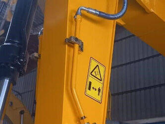 2025-jcb-js210-lc-1401098-44714054