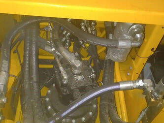 2025-jcb-js210-lc-1401098-44714059