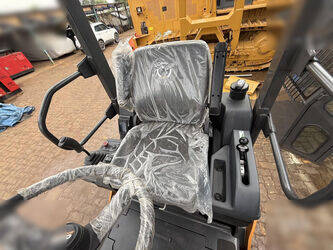 2025-case-450nx-1401106-44714156