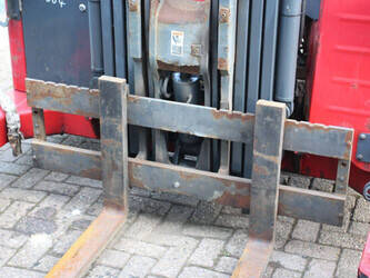 2011-moffett-m4-20-4-1401162-44715240