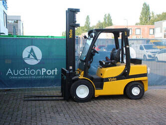 صورة ل رافعات شوكية 2011 يال GDP35VX E2795