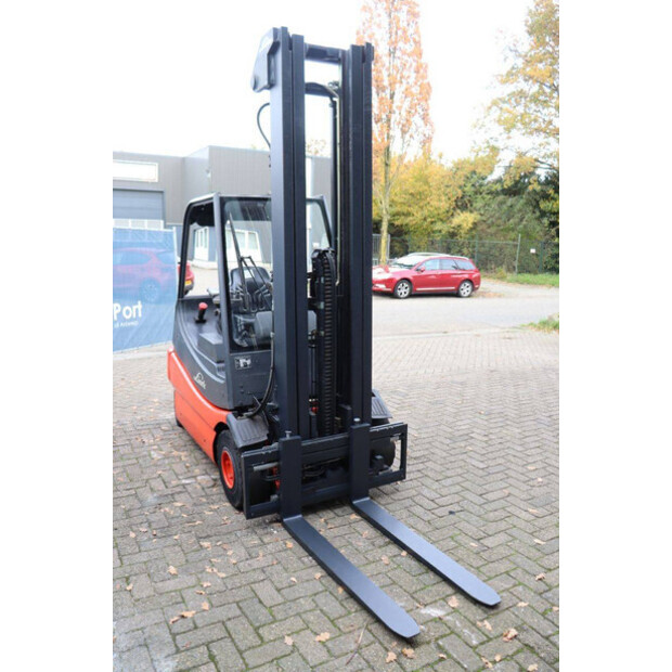 2002 Linde E25-02-44715511