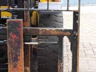 2010-yale-gdp30vx-e2345-1401179-44715802